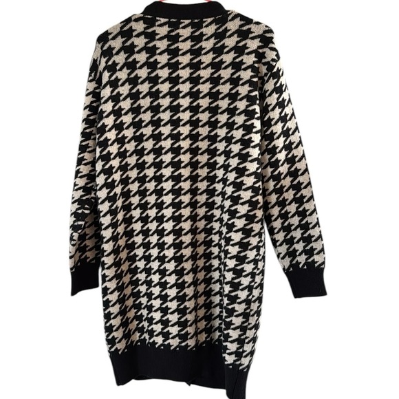 Lulus Black and White Houndstooth Pearl Button Sweater size Medium Mini Dress - Picture 2 of 6